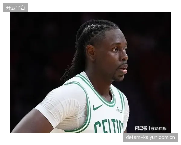 朱·霍勒迪将主防哈利伯顿，其顶级单防能力是绿军后场关键。